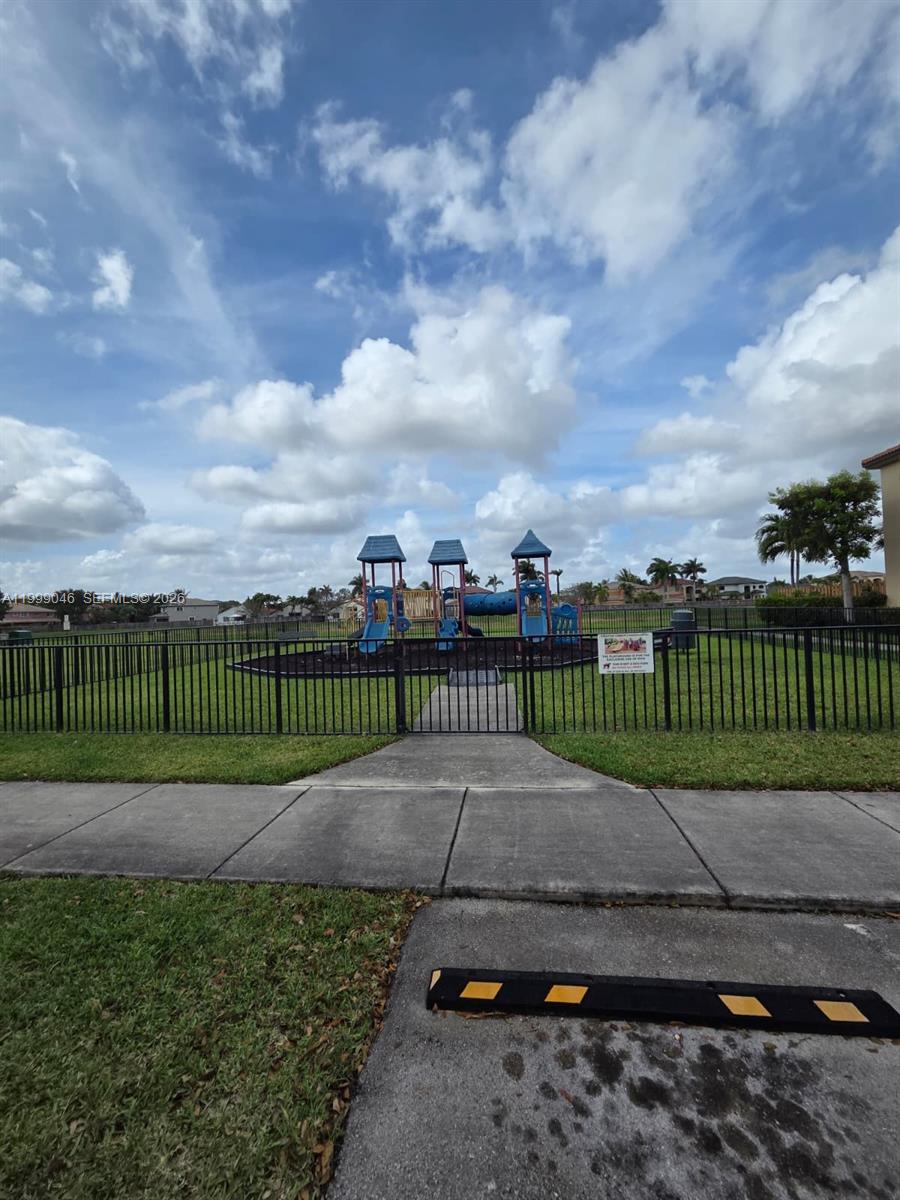 16293 Southwest 71st Terrace Miami, FL 33193 - Photo 14 of 28