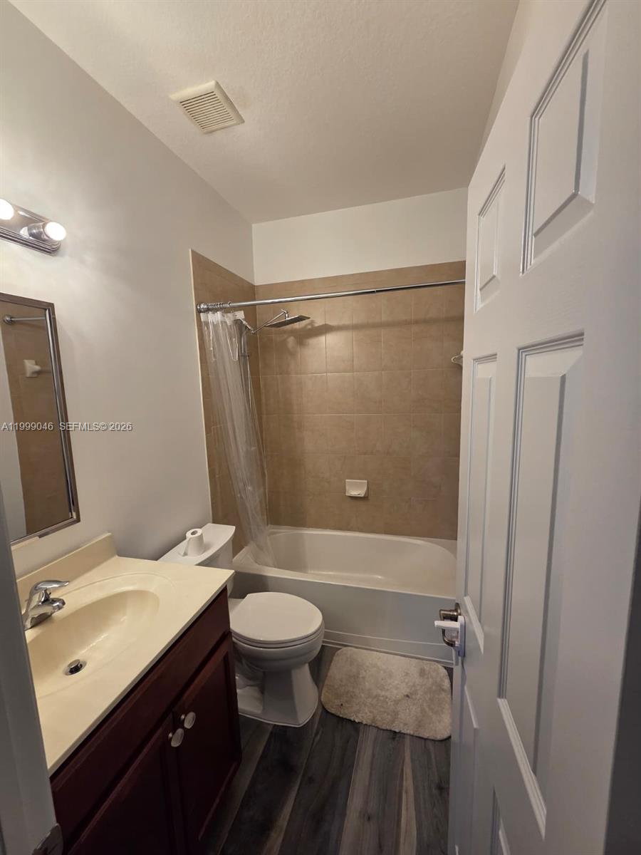 16293 Southwest 71st Terrace Miami, FL 33193 - Photo 15 of 28