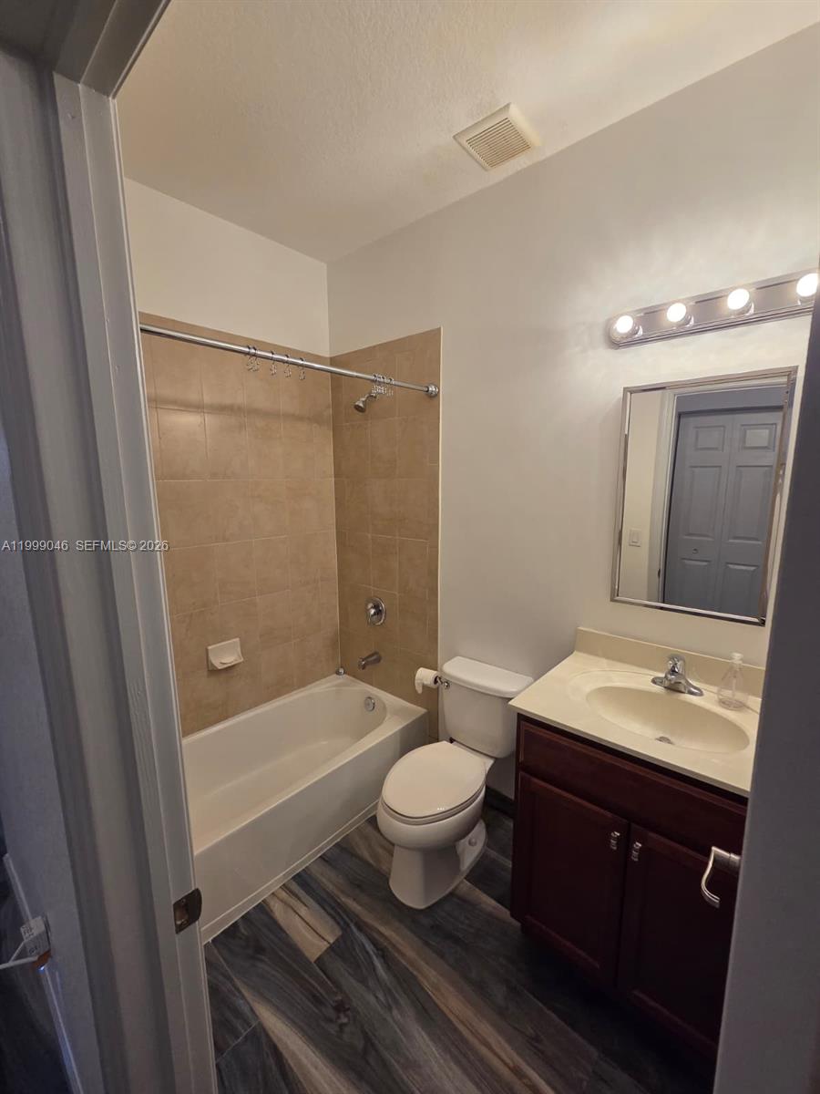 16293 Southwest 71st Terrace Miami, FL 33193 - Photo 16 of 28