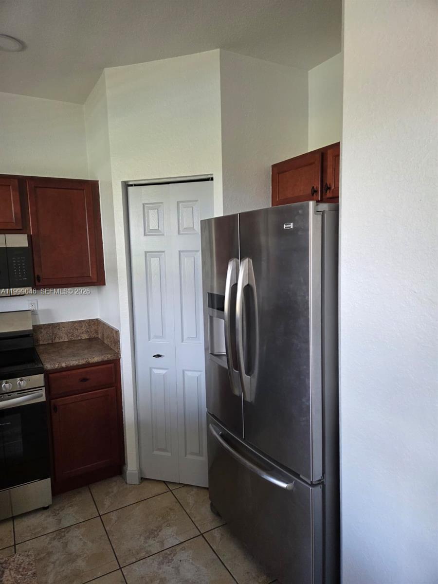 16293 Southwest 71st Terrace Miami, FL 33193 - Photo 3 of 28