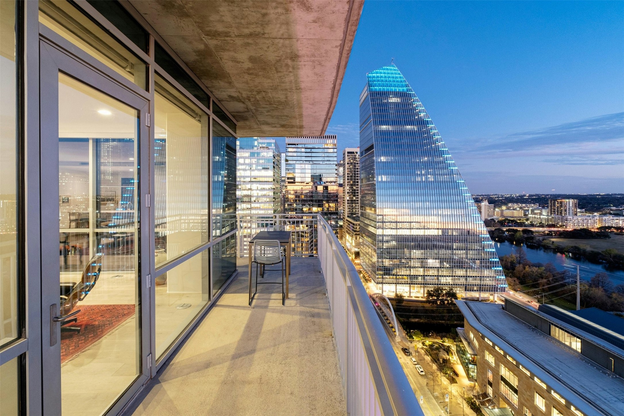 222 West Avenue, Unit 2201 Austin, TX 78701 - Photo 35 of 37 a view of a balcony with chairs