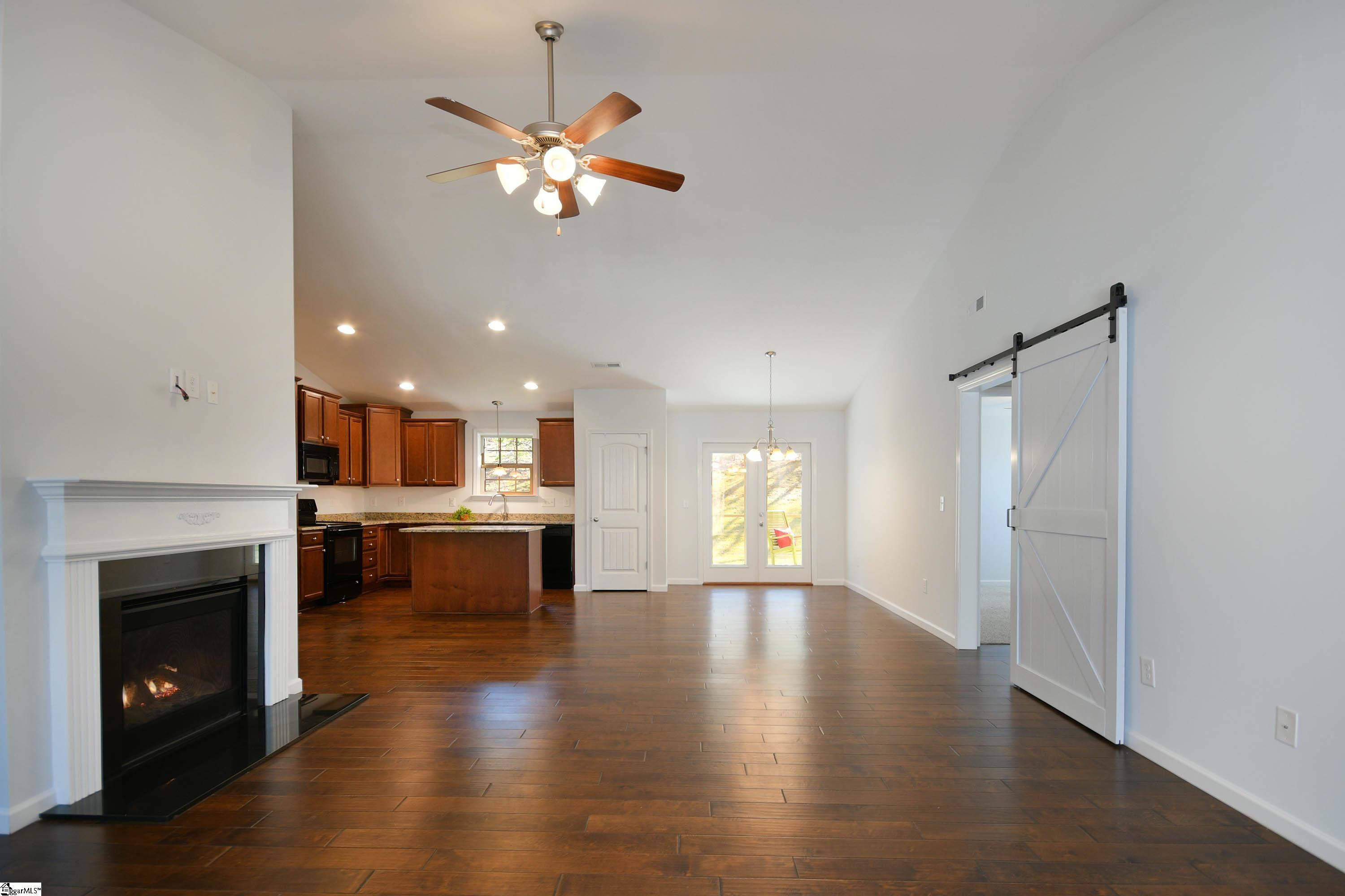 428 Bowers Road Travelers Rest, SC 29690 - Photo 4 of 27