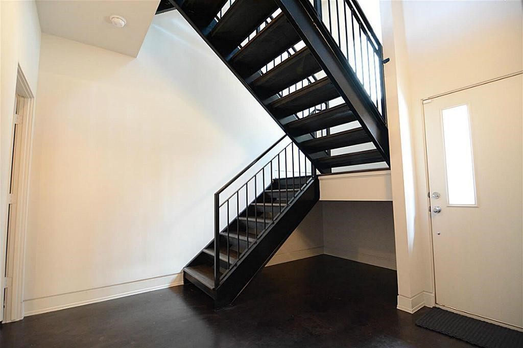 4708 Crawford Street Houston, TX 77004 - Photo 11 of 21 Moving to 3 rd floor