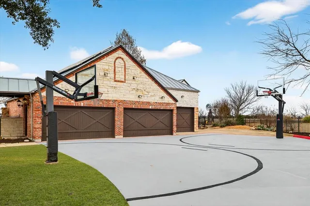 a view of a house with a outdoor space