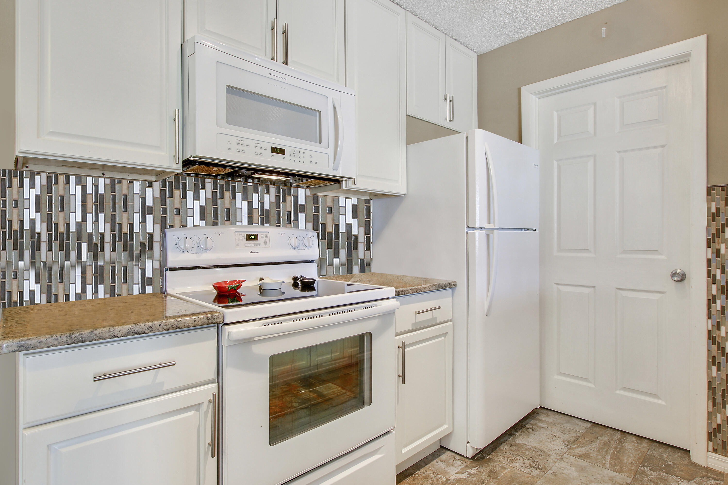 3935 Northwest Cinnamon Tree Circle Jensen Beach, FL 34957 - Photo 11 of 27 House-10