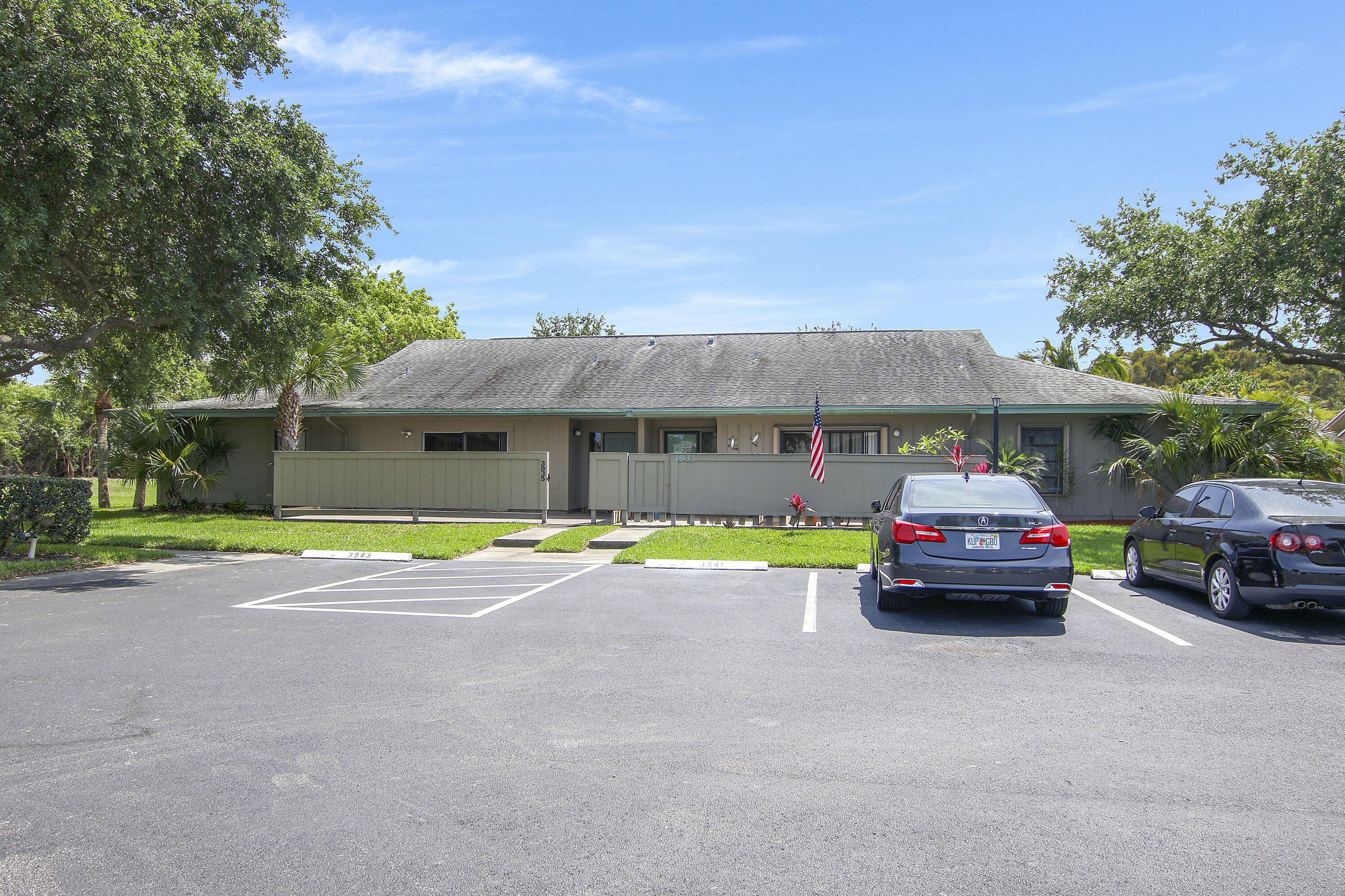 3935 Northwest Cinnamon Tree Circle Jensen Beach, FL 34957 - Photo 23 of 27 House-21