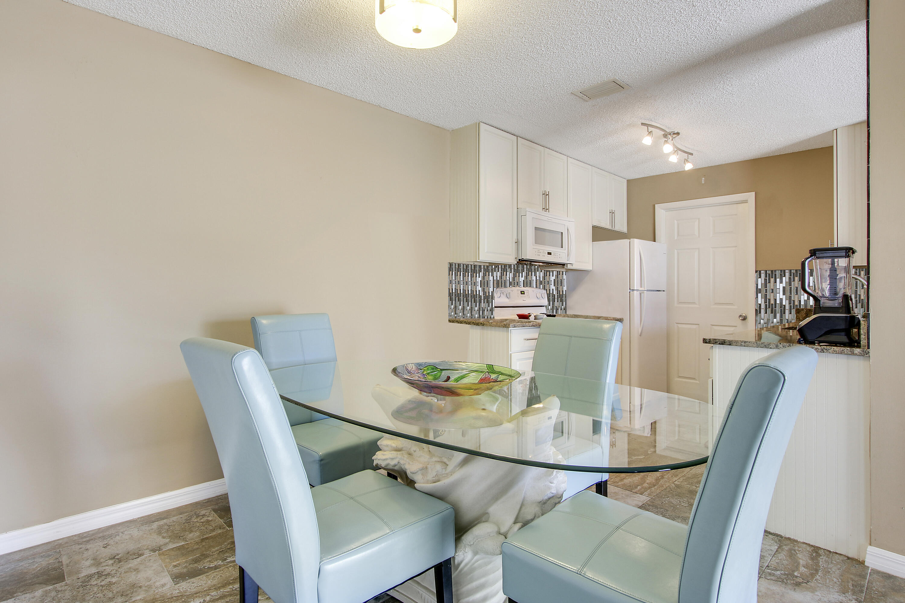 3935 Northwest Cinnamon Tree Circle Jensen Beach, FL 34957 - Photo 9 of 27 House-8