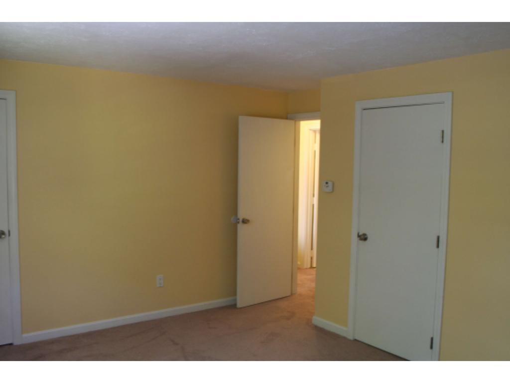 638 Borough Road Pembroke, NH 03275 - Photo 4 of 14 Gallery Image 4