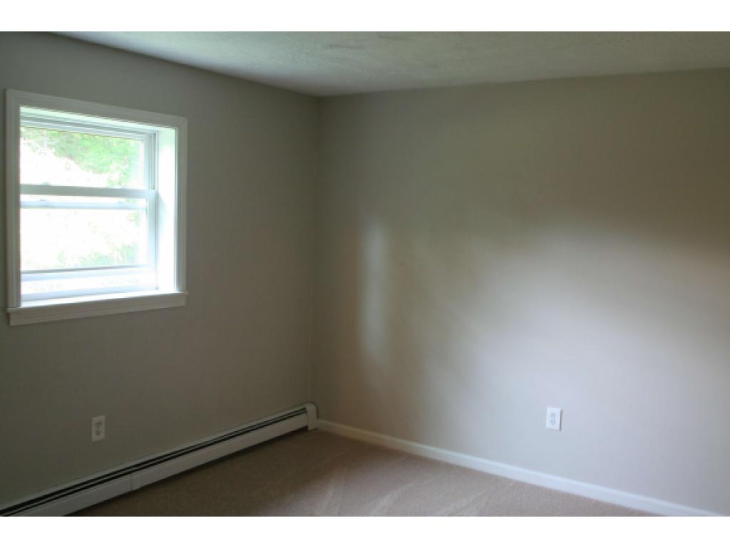 638 Borough Road Pembroke, NH 03275 - Photo 5 of 14 Gallery Image 5