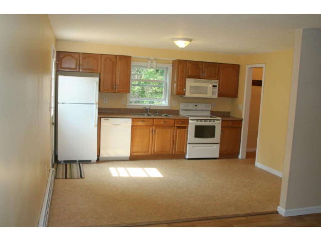 638 Borough Road Pembroke, NH 03275 - Photo 7 of 14 Gallery Image 7