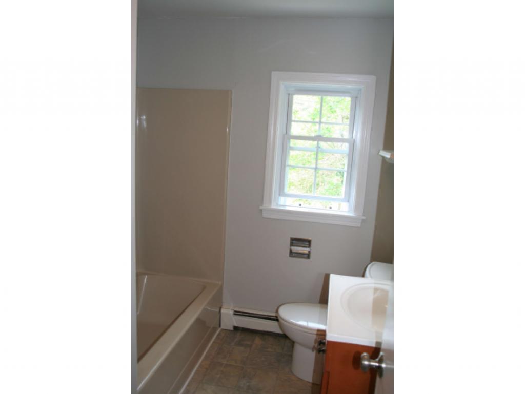 638 Borough Road Pembroke, NH 03275 - Photo 10 of 14 Gallery Image 10