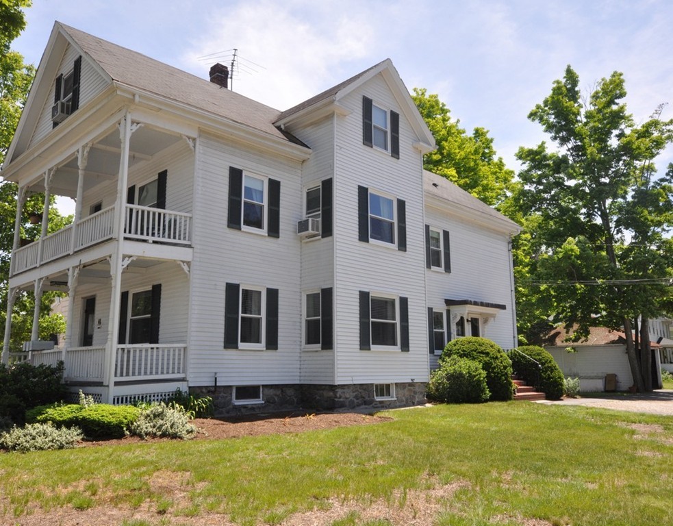17 Laws Brook Road Concord, MA 01742 - Photo 1 of 19 Gallery Image 1