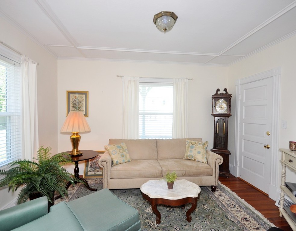 17 Laws Brook Road Concord, MA 01742 - Photo 3 of 19 Gallery Image 3