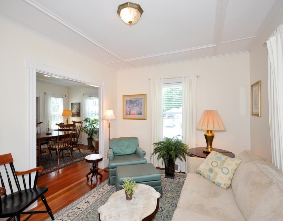 17 Laws Brook Road Concord, MA 01742 - Photo 4 of 19 Gallery Image 4