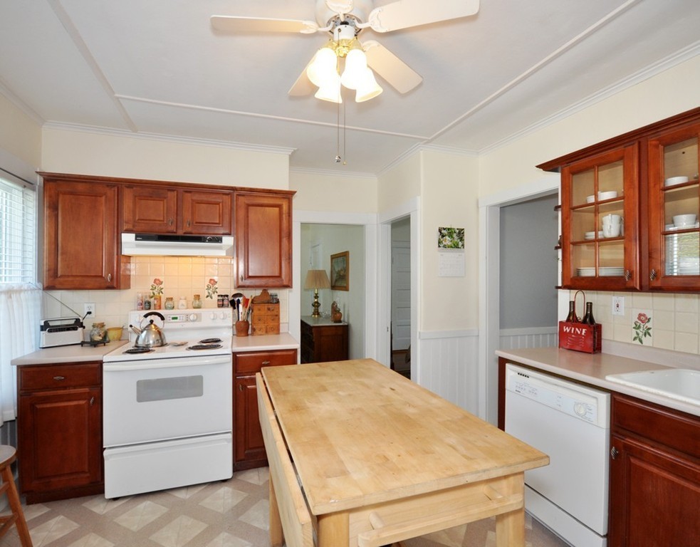 17 Laws Brook Road Concord, MA 01742 - Photo 8 of 19 Gallery Image 8
