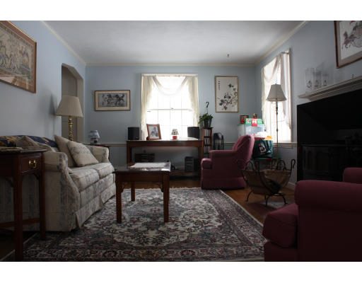 35 Mohegan Road Acton, MA 01720 - Photo 3 of 9 Gallery Image 3