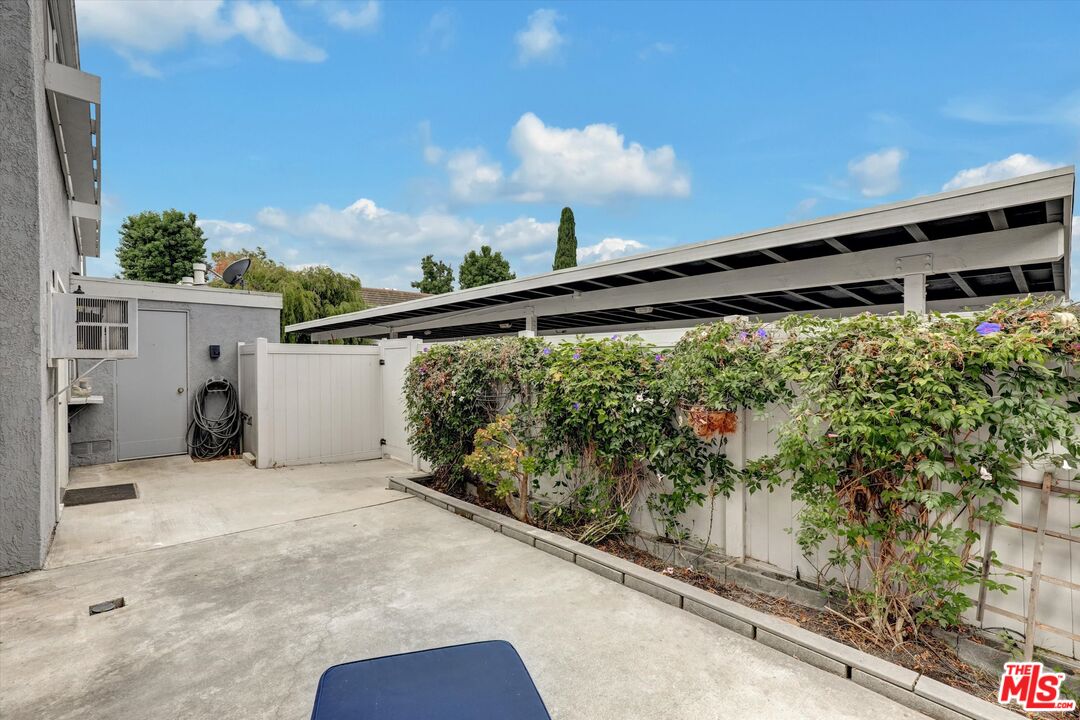 82 Eagle Point, Unit 43 Irvine, CA 92604 - Photo 30 of 35 a view of a porch