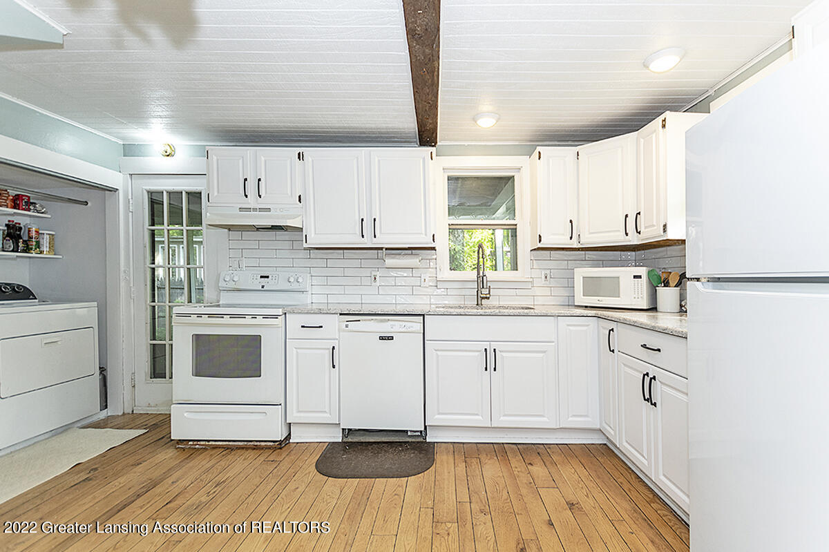 2217 Hamilton Road Okemos, MI 48864 - Photo 16 of 30 16