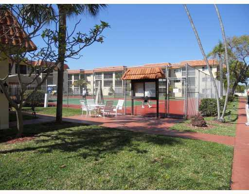 251 South Cypress Road, Unit 125 Pompano Beach, FL 33060 - Photo 4 of 10 Exterior Front