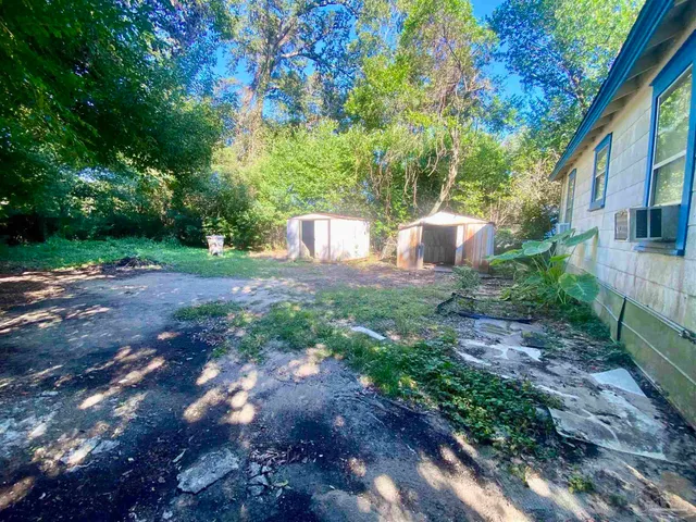 a view of a outdoor space