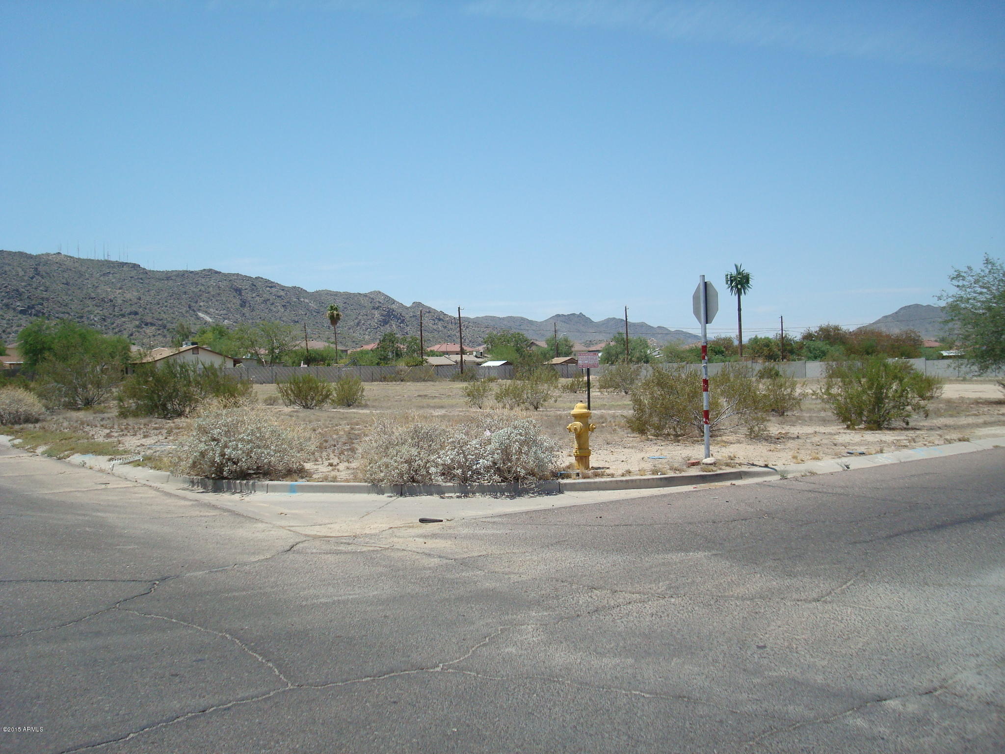 1335 East Ardmore Road Phoenix, AZ 85042 - Photo 1 of 16 DSC02932