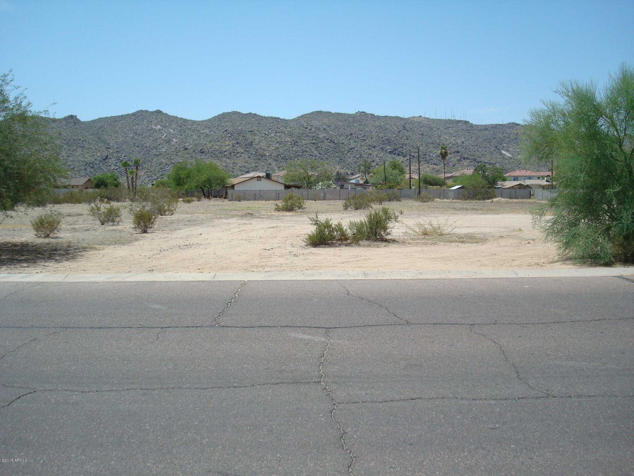 1335 East Ardmore Road Phoenix, AZ 85042 - Photo 2 of 16 DSC02936
