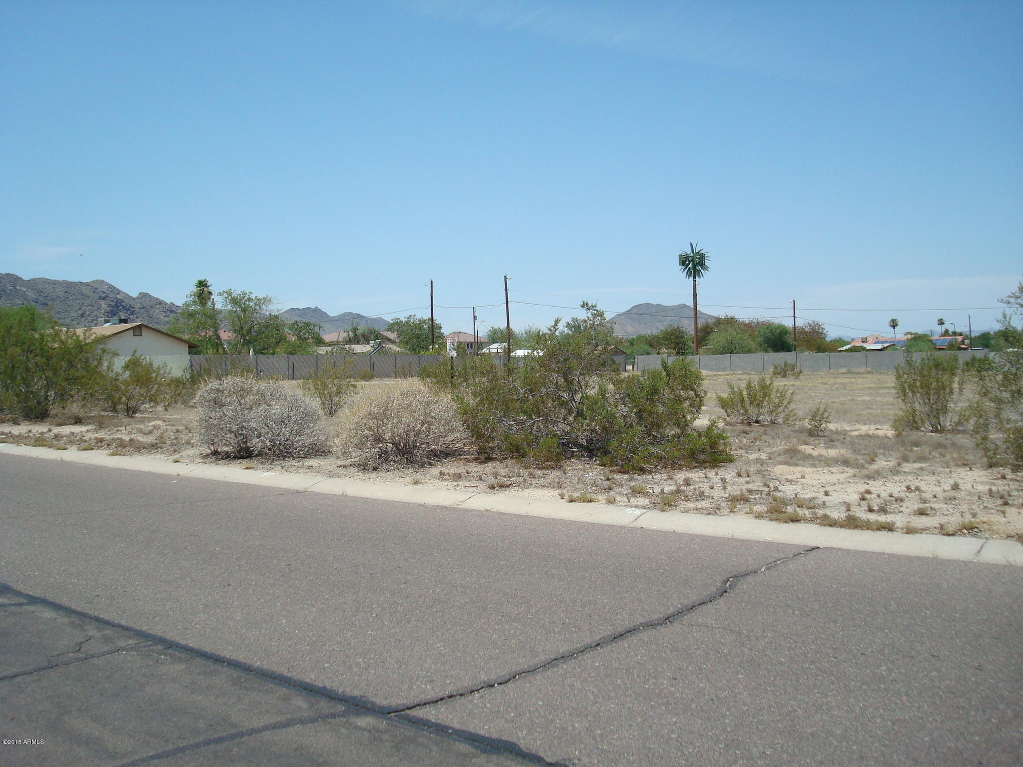 1335 East Ardmore Road Phoenix, AZ 85042 - Photo 7 of 16 DSC02945