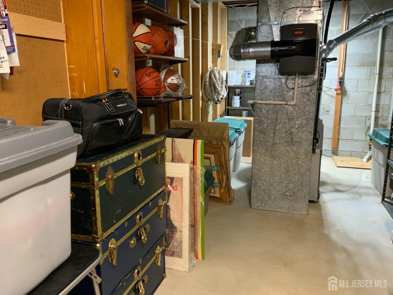 52 Wexford Drive Monmouth Junction, NJ 08852 - Photo 42 of 52 a view of walk in closet