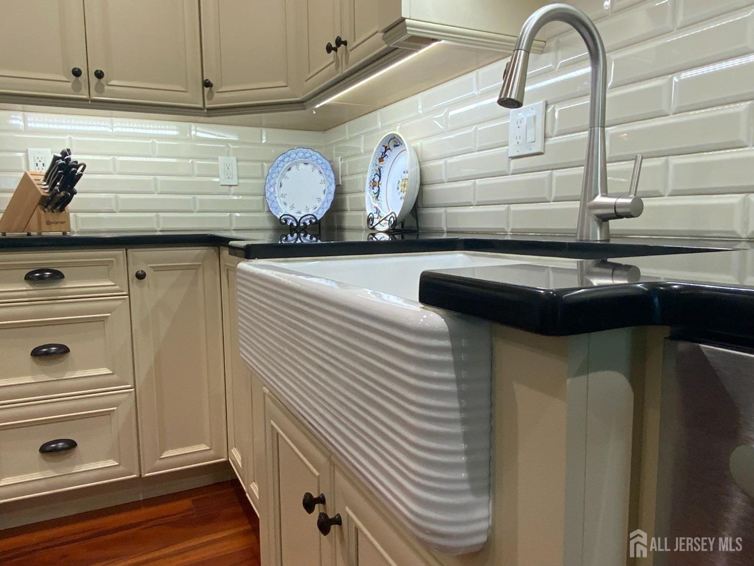 52 Wexford Drive Monmouth Junction, NJ 08852 - Photo 10 of 52 a close view of kitchen appliances