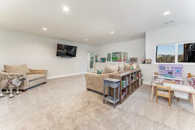 $479,400 | 6417 South Cedardale Avenue, Derby, KS 67037