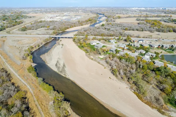 $479,400 | 6417 South Cedardale Avenue, Derby, KS 67037