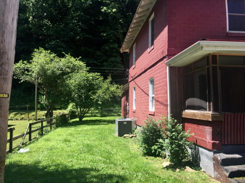 1706 Derby Road Appalachia, VA 24216 - Photo 3 of 36 Photo 3