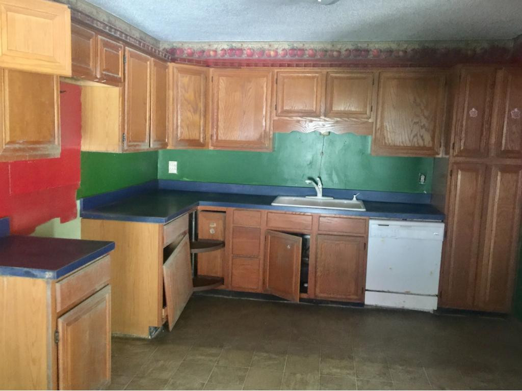 1706 Derby Road Appalachia, VA 24216 - Photo 6 of 36 Photo 6