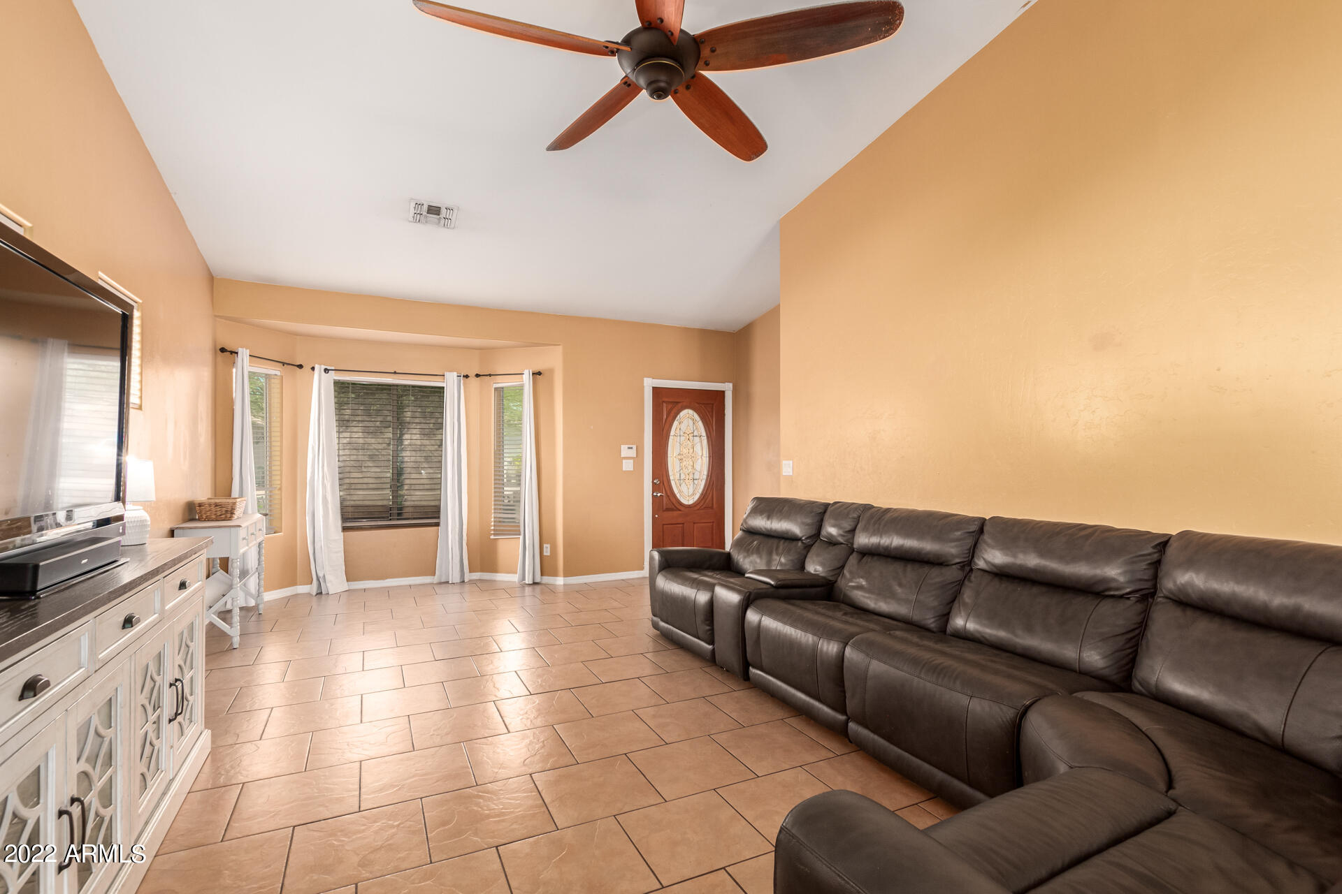 720 East Carson Road Phoenix, AZ 85042 - Photo 4 of 29 05-Carson