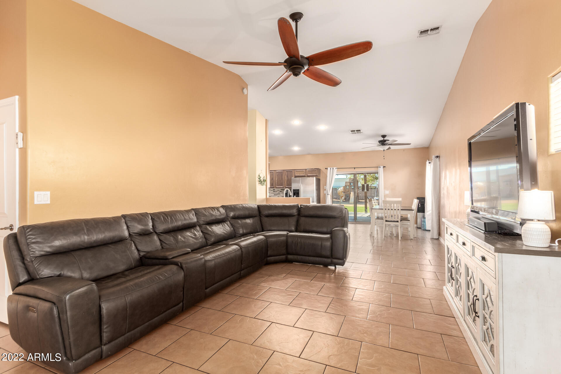 720 East Carson Road Phoenix, AZ 85042 - Photo 5 of 29 06-Carson