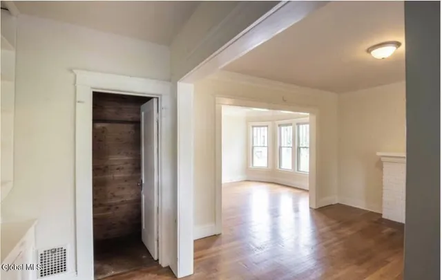 $1,800 | 2 Woodrow Court, Unit 1, Troy, NY 12180