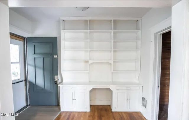 $1,800 | 2 Woodrow Court, Unit 1, Troy, NY 12180