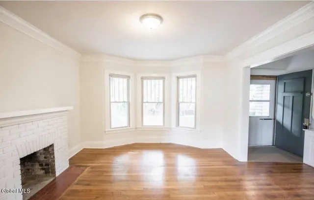 $1,800 | 2 Woodrow Court, Unit 1, Troy, NY 12180