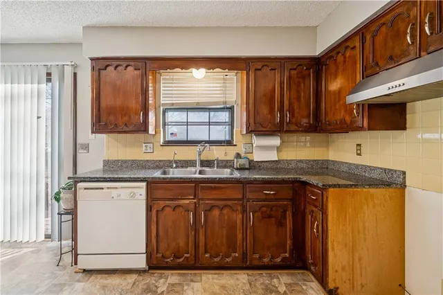 $340,000 | 12925 South Brougham Drive, Olathe, KS 66062