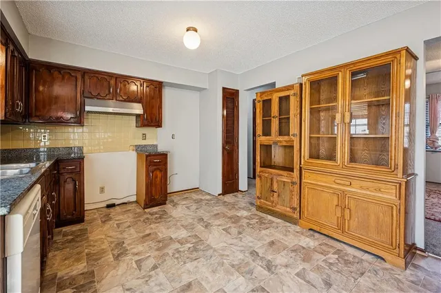 $340,000 | 12925 South Brougham Drive, Olathe, KS 66062