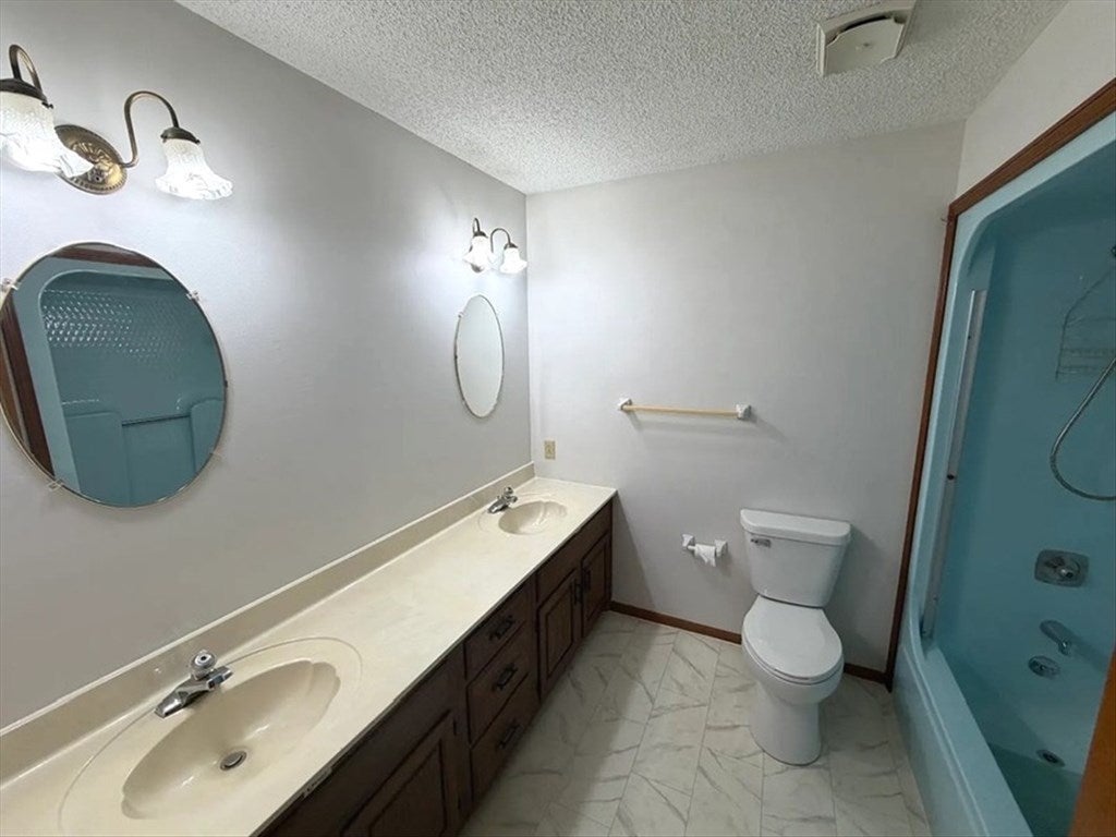 1201 Ridgeway Road Macon, MO 63552 - Photo 18 of 43 Gallery Image 18