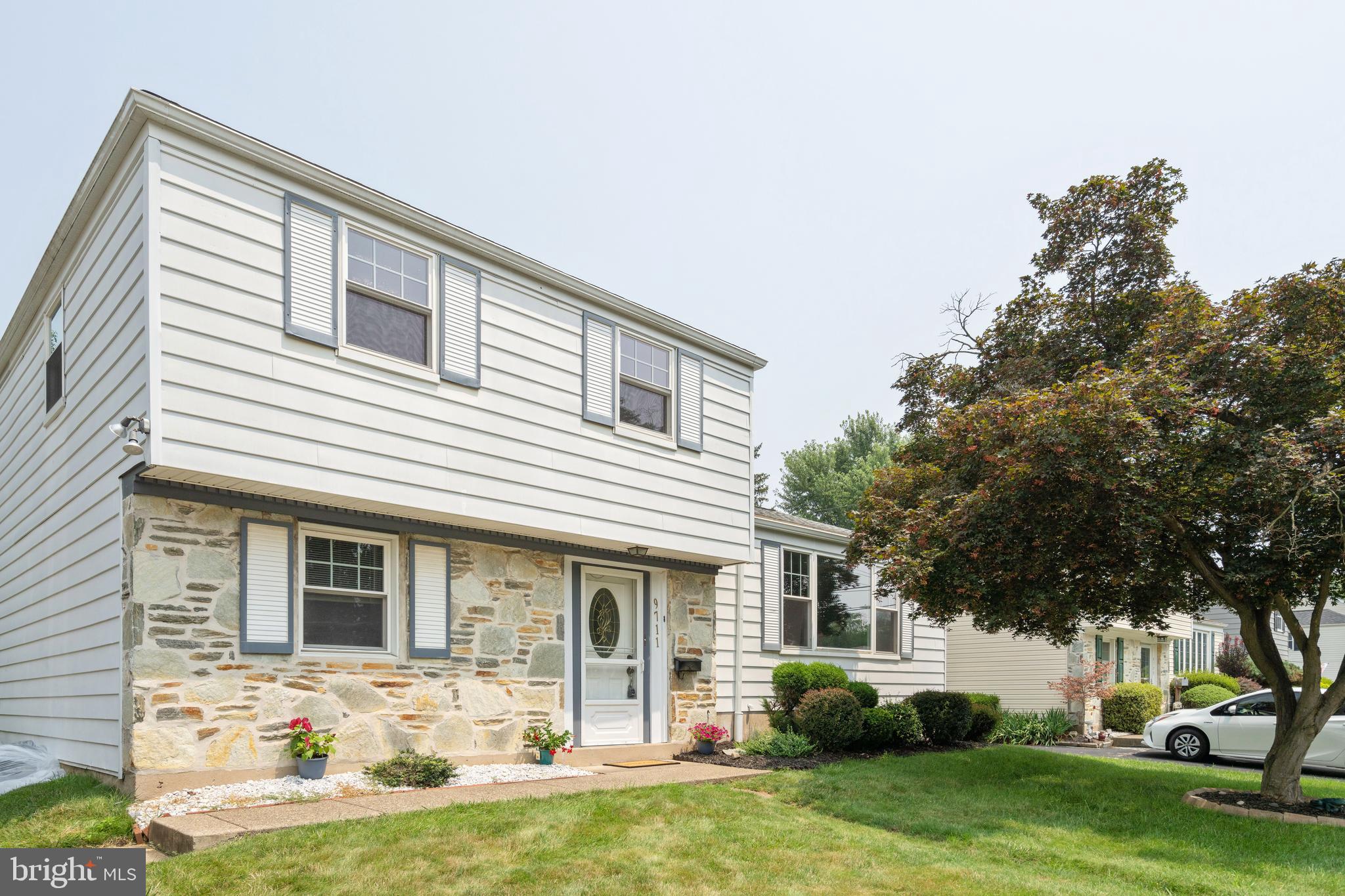9711 Glenhope Road Philadelphia, PA 19115 - Photo 2 of 34 Gallery Image 2