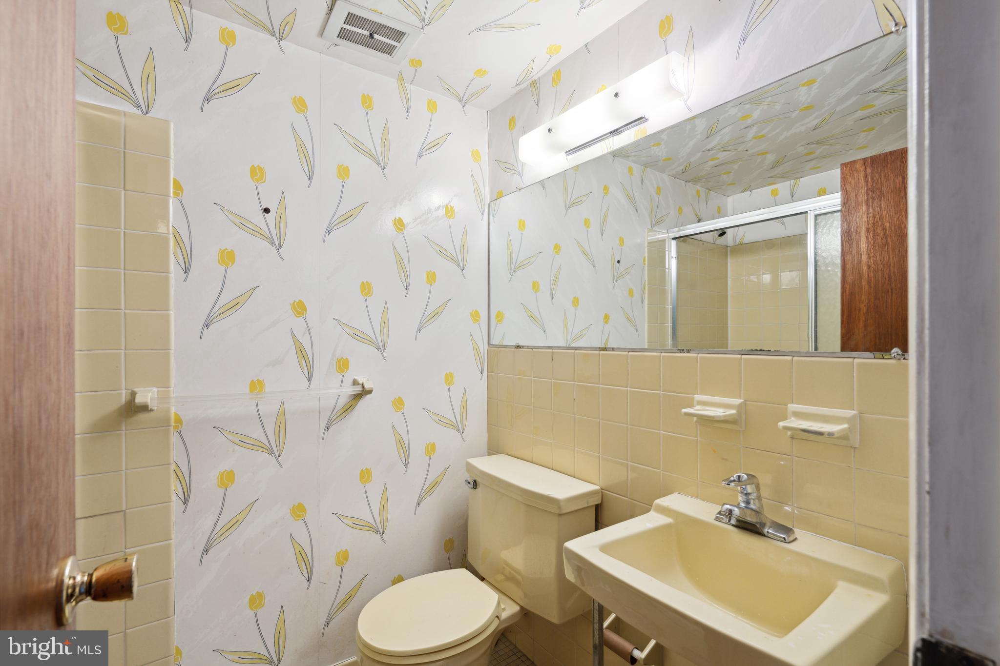 9711 Glenhope Road Philadelphia, PA 19115 - Photo 27 of 34 Gallery Image 27