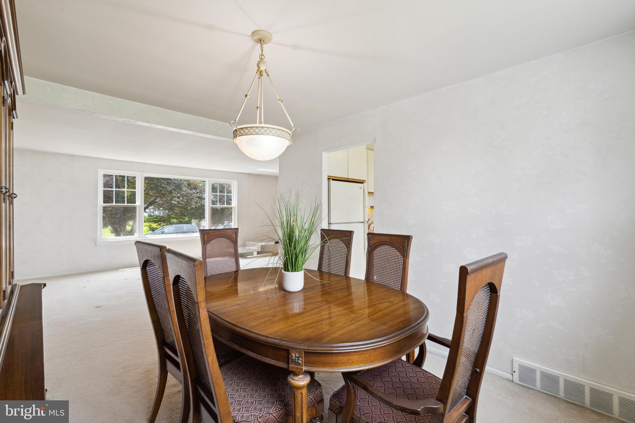 9711 Glenhope Road Philadelphia, PA 19115 - Photo 10 of 34 Gallery Image 10