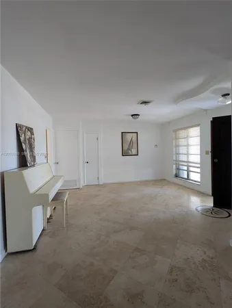$3,500 | 1900 Northeast 186th Drive, Unit 1, North Miami Beach, FL 33179