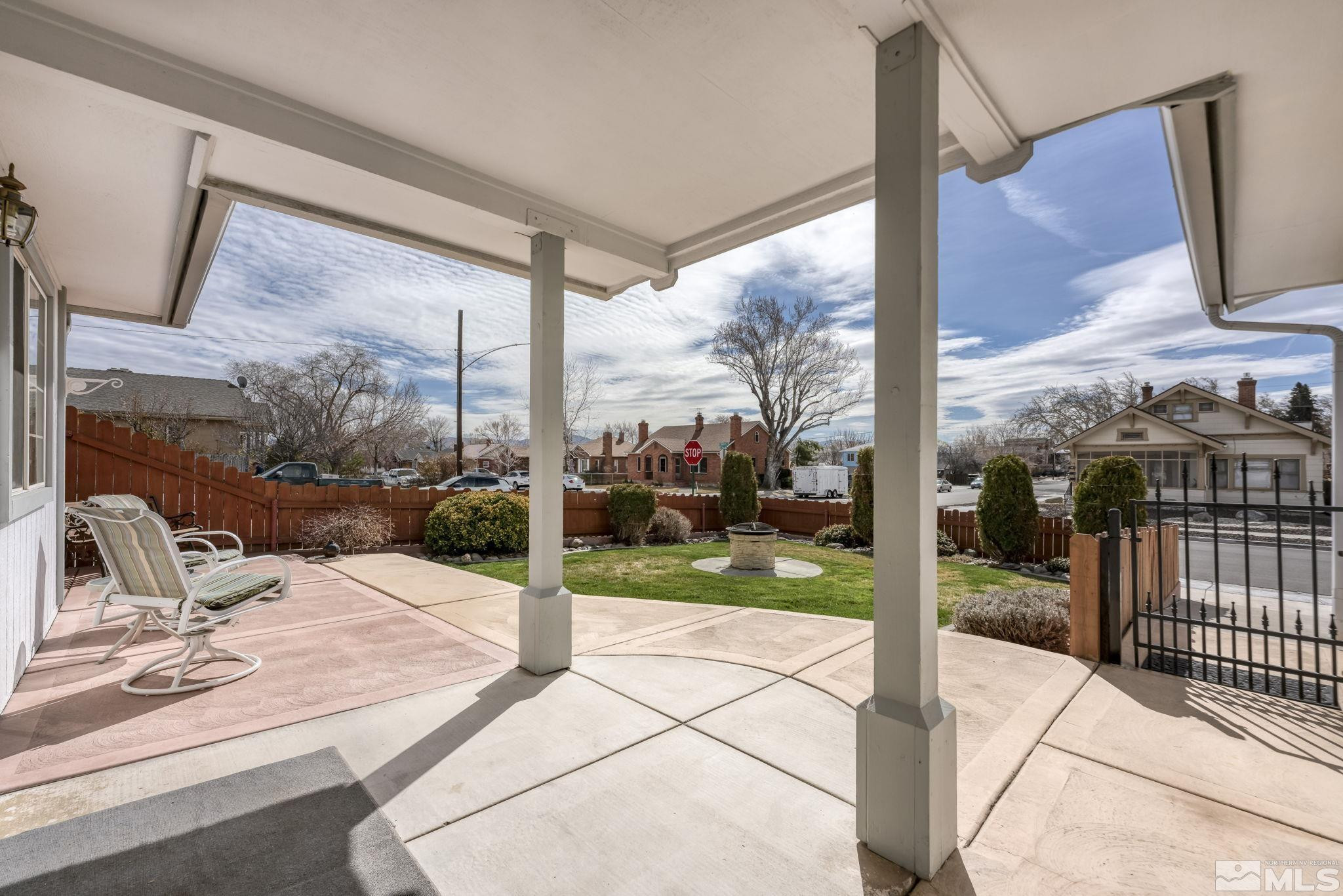 595 Roberts Street Reno, NV 89502 - Photo 5 of 24