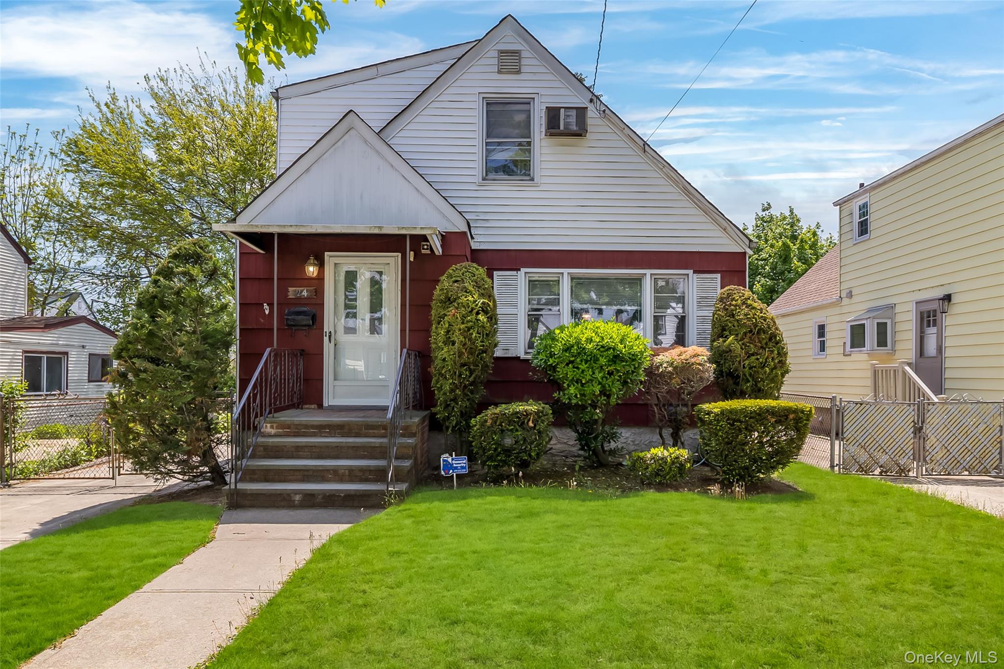 24 Spring Garden Street Valley Stream, NY 11580 - Photo 2 of 25