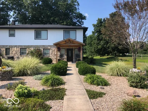 $749,900 | 4258 South Drive, Quincy, IN 47456