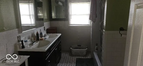 $749,900 | 4258 South Drive, Quincy, IN 47456