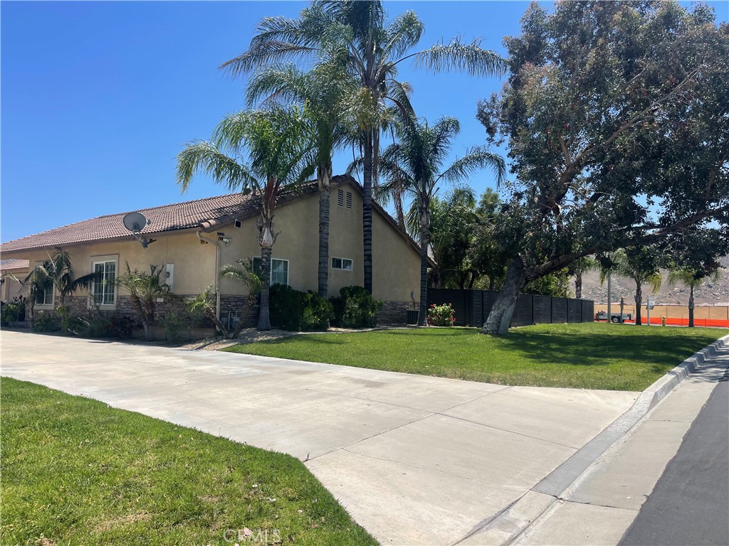 288 Carlin Lane Riverside, CA 92507 - Photo 1 of 1